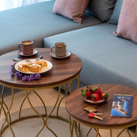 Blue Ark Boho Stay At Acropolis Aten Exteriör bild